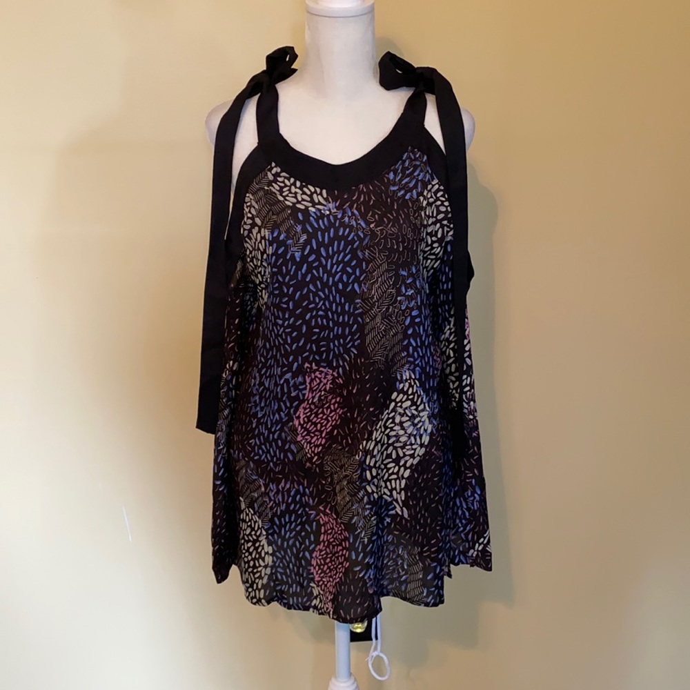 BCBGMaxazria top